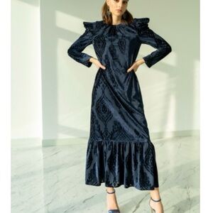 Elegant Velvet Navy Blue Long Sleeve Dress